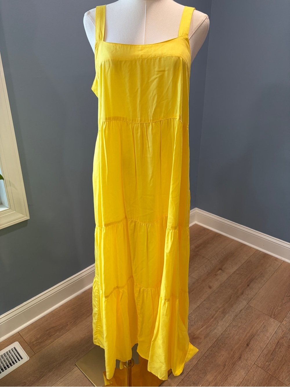 The Drop Yellow Tiered Midi Dress Size Medium